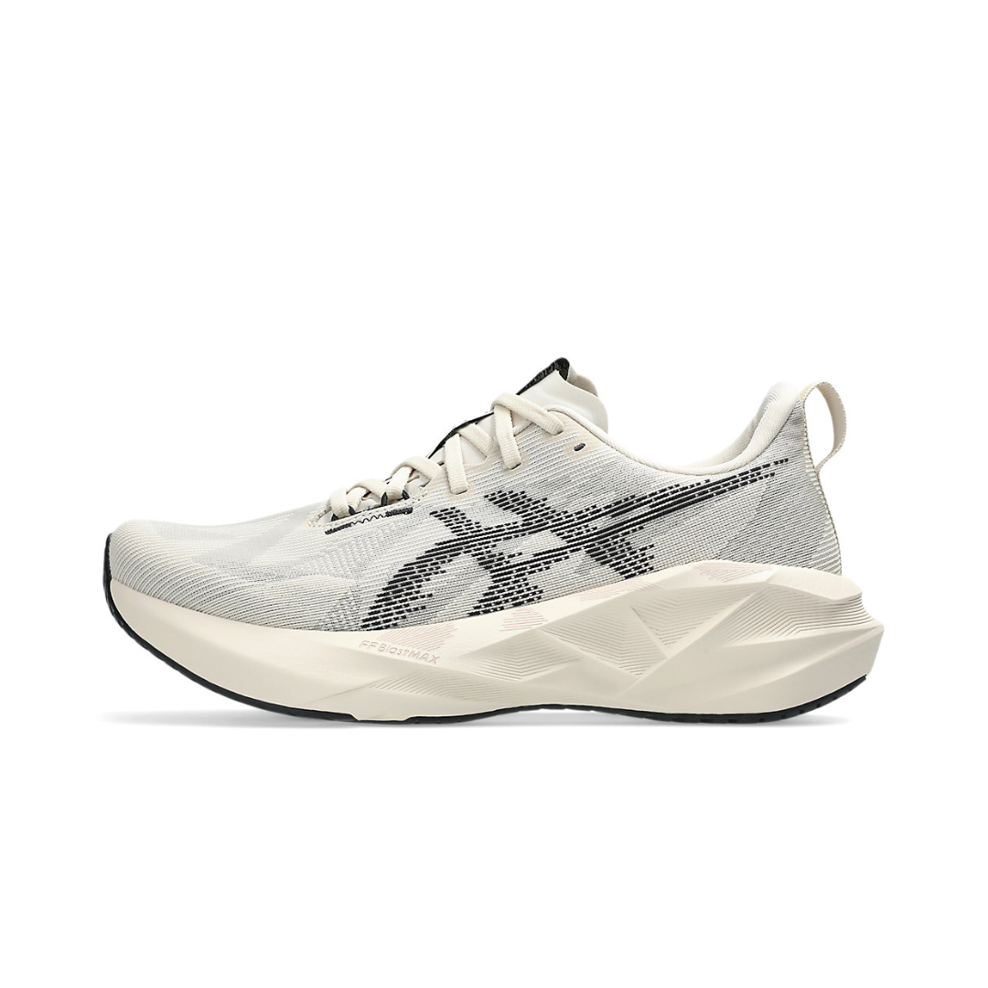 ASICS Novablast 5 Oatmeal Black