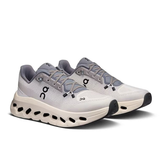 On Cloudtilt “Rock/Ivoryâ€?